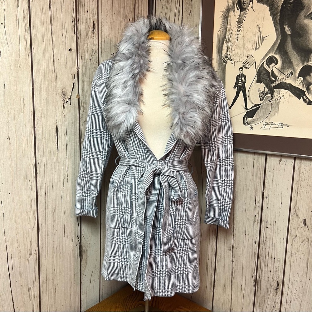 NEVER WORN - Nado Size Medium Cardigan with Faux Fur - Picture 2 of 12